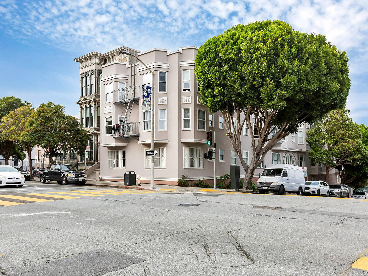 1015 Pierce — Photo 4