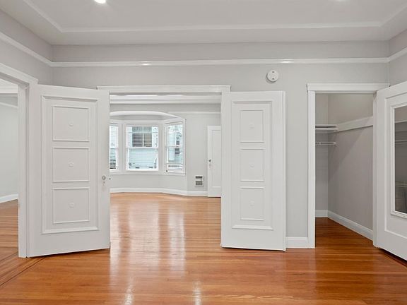 5th image of 3810 Divisadero St APT 1
