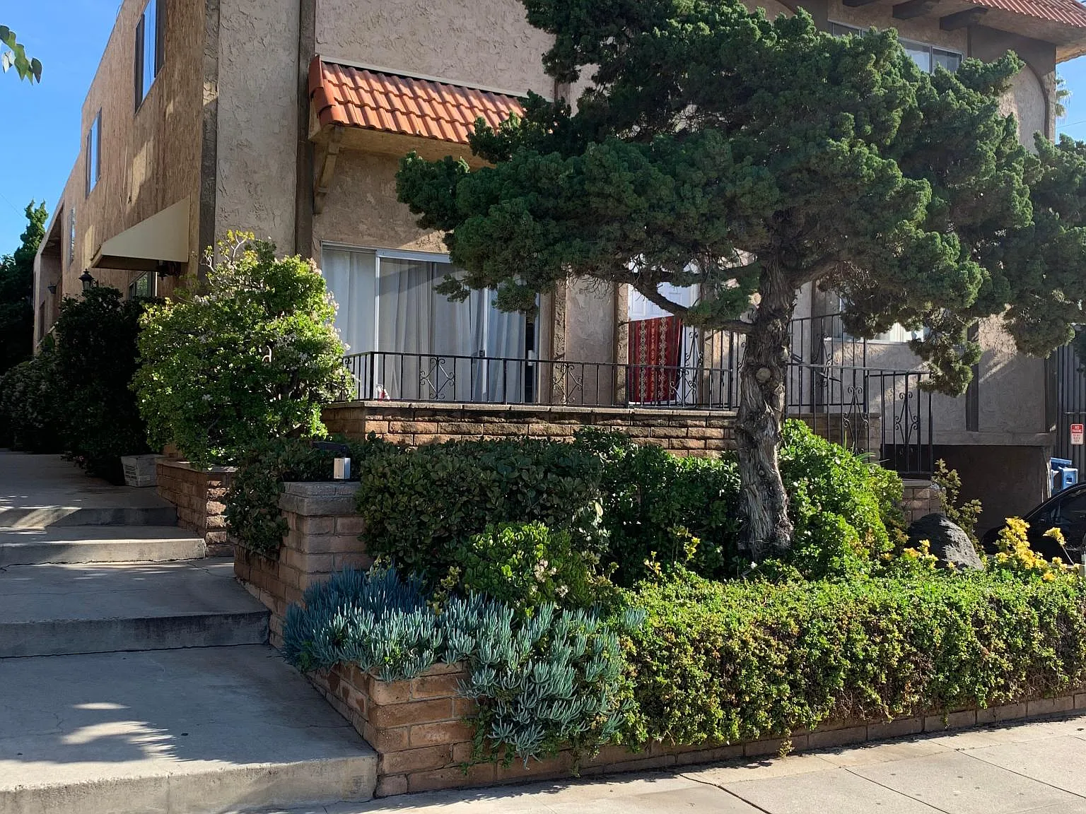 1341 Berkeley St — Photo 1