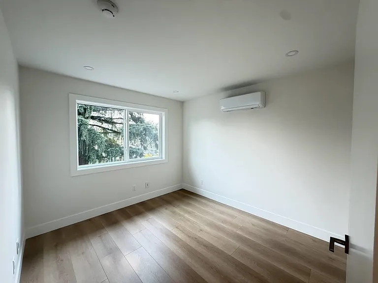 9XX Westmount Dr — Photo 14