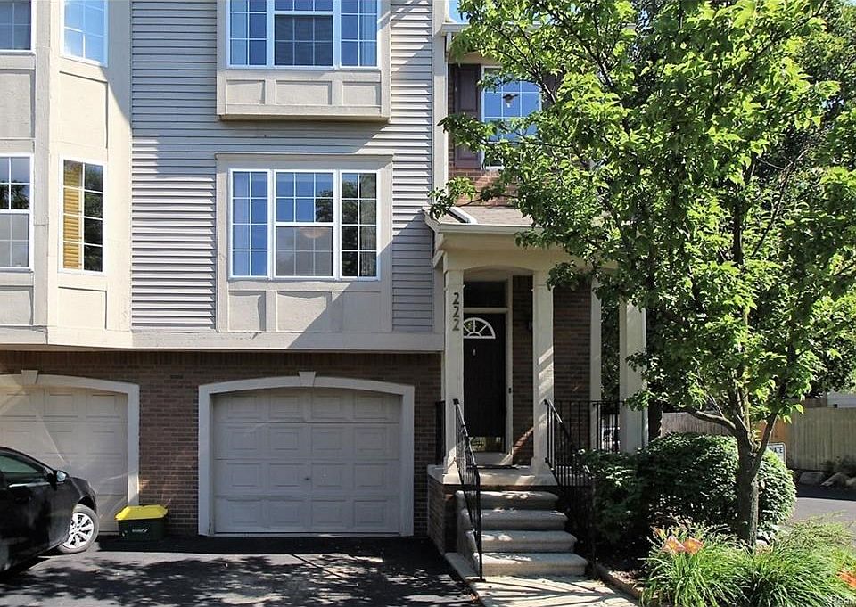 1st image of 222 Willis Ave #1