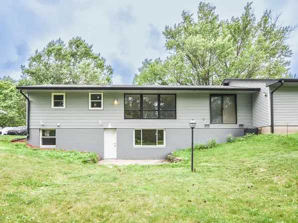 6631 Jackson St NE, Fridley, MN 55432