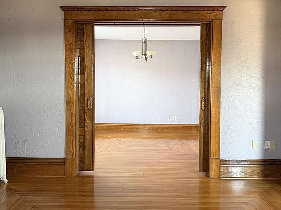 4th image of 610 1st Street