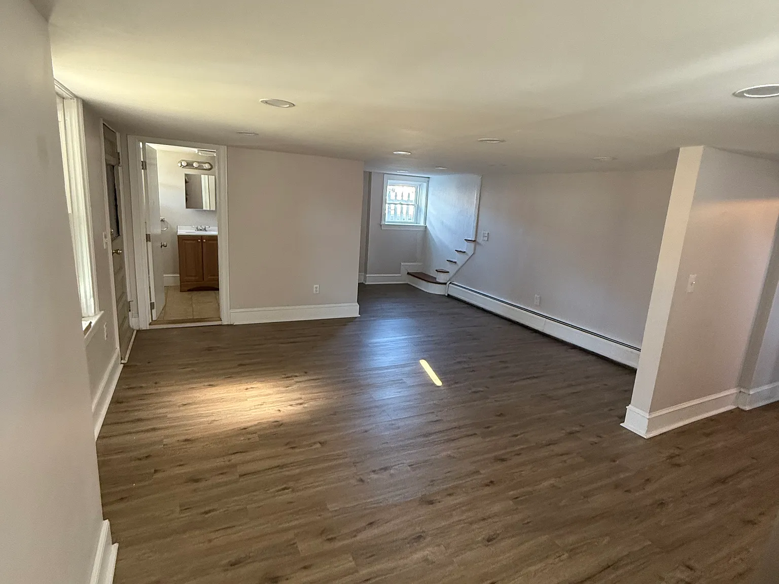 Studio, 1200 sqft, $1,400 — Photo 2