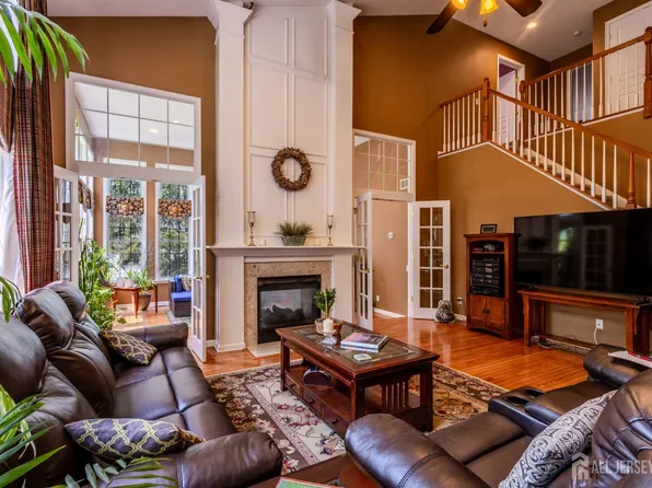18 Hartlander St, East Brunswick, NJ 08816