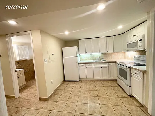 Rented by Corcoran | media 14