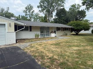 3637 Shallow Brook Dr, Bloomfield Hills, MI 48302