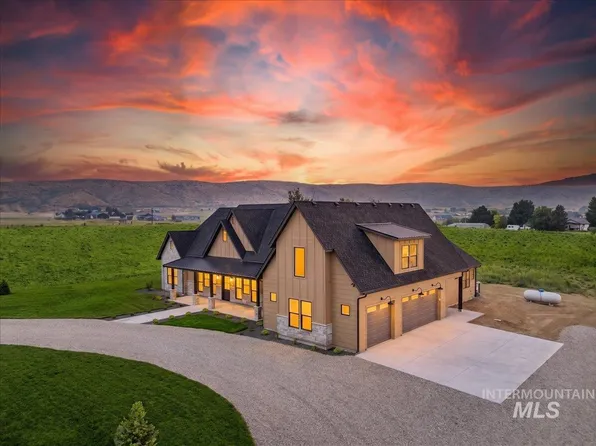 6677 Sophie Ln, Emmett, ID 83617