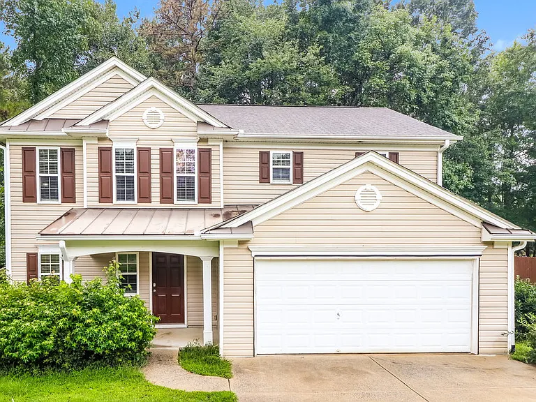 130 Sugar Berry Pl — Photo 1