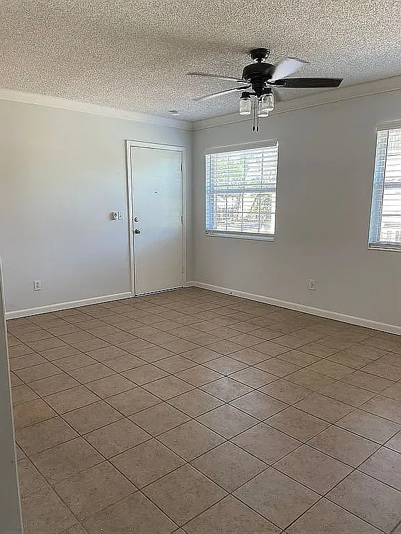 2 bed, 765 sqft, $1,675 — Photo 1
