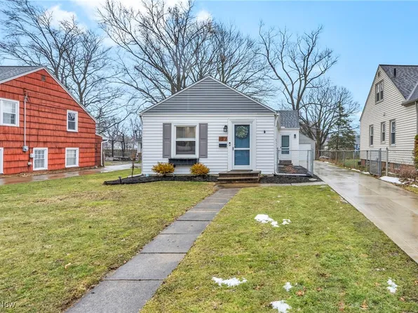 4179 W 226th St, Fairview Park, OH 44126