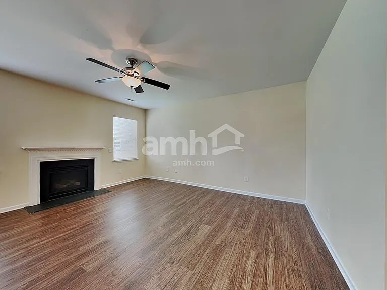 1324 Lombar St — Photo 5