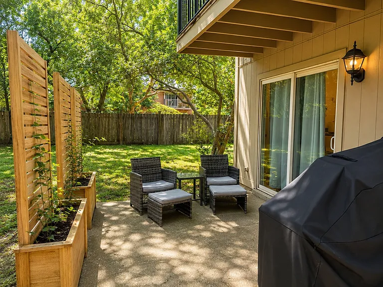 7234 Dogwood Terrace Dr #B — Photo 10