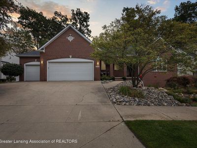 2626 Little Hickory Dr, Lansing, MI, 48911