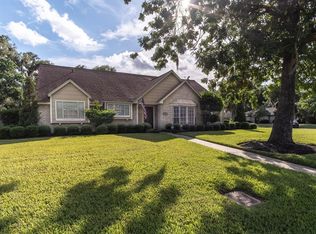 131 Catalpa St, Lake Jackson, TX 77566