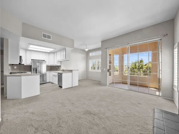 521 Arbor Dr Unit 203, San Diego, CA 92103