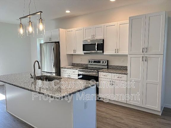 2nd image of 1279 Park St