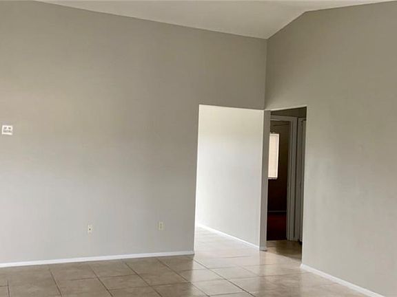 2nd image of 2709 Derby Dr