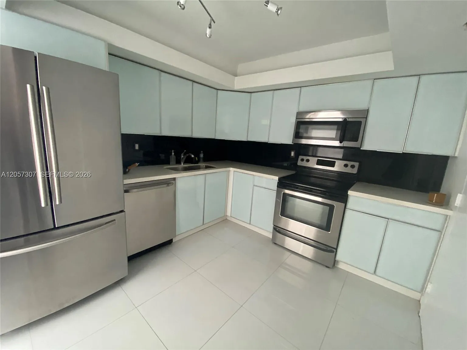 Commodore Plaza Condo — Photo 1
