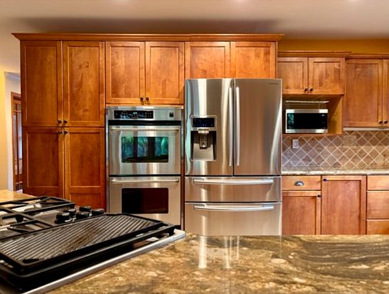 5th image of 1630 Hyacinth Ln