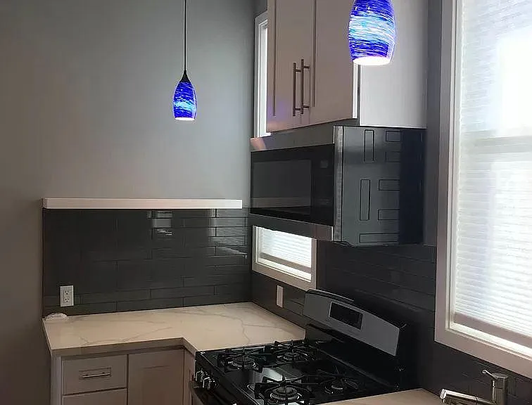 6927 Cozycroft Ave — Photo 5