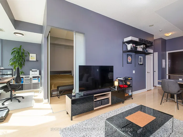 112 George St S #S711 — Photo 12