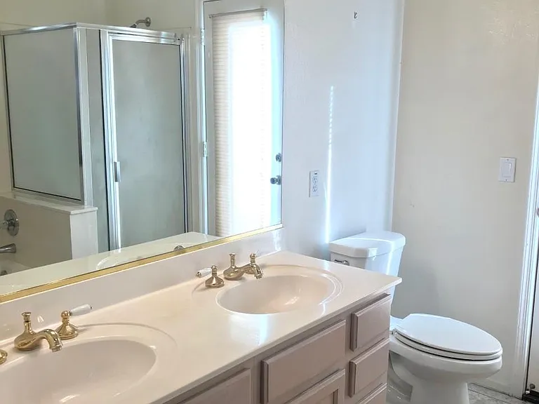1863 W Springfield Way — Photo 12