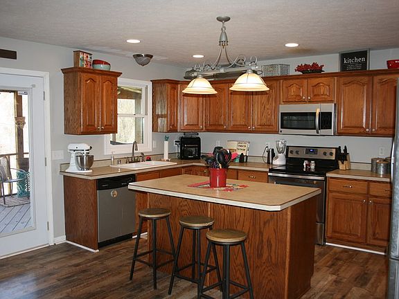 4th image of 230 Winebarger Ln