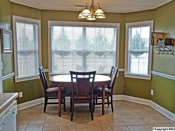 4th image of 134 Beaconsfield Dr