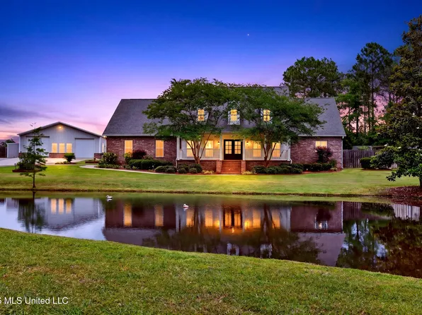 14228 Woodland Hills Dr, Biloxi, MS 39532