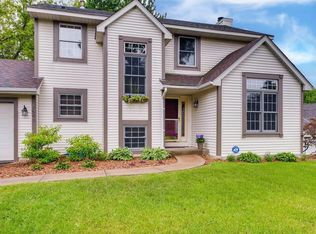 9641 Bluegill Rd, Woodbury, MN 55125