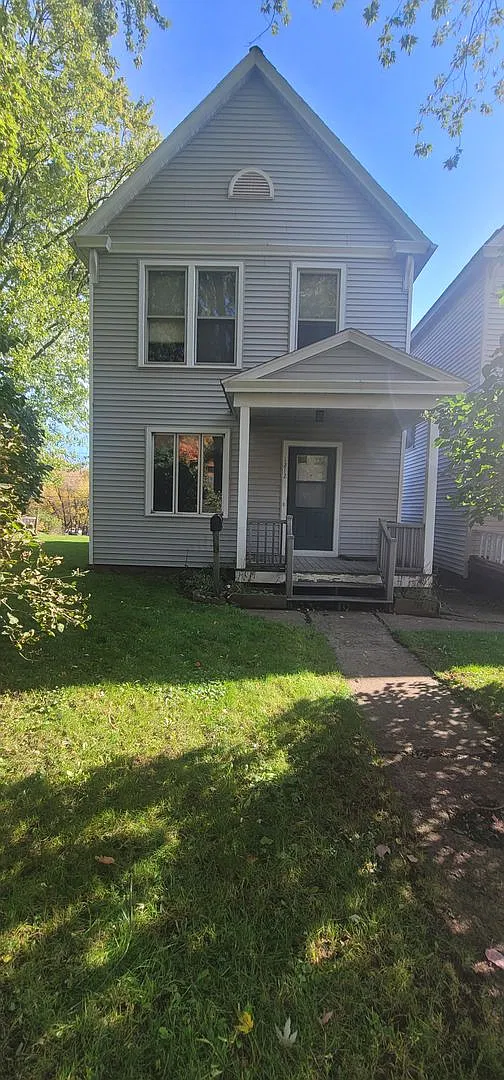 House Duluth MN 3-Bedroom — Photo 1
