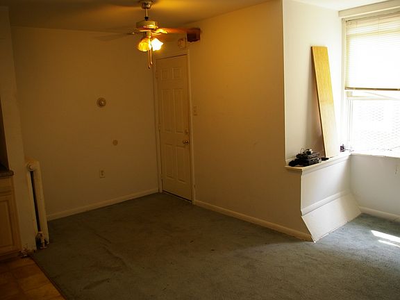 2nd image of 4704 Longshore Ave