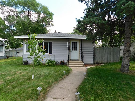 3rd image of 332 25th Ave N