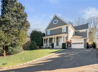 12 1/2 Ridgewood Rd, Norwalk, CT 06853