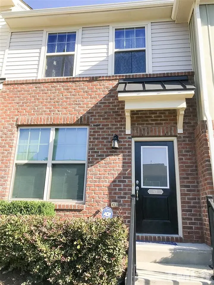 2 bed, 2.5 bath, 1195 sqft, $1,850 — Photo 1