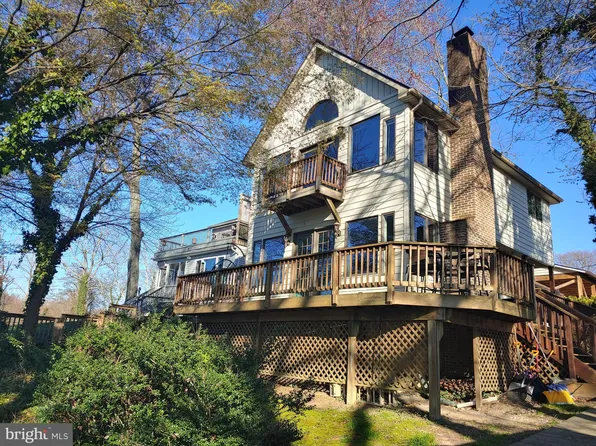 614 Laurel Dr, Pasadena, MD 21122