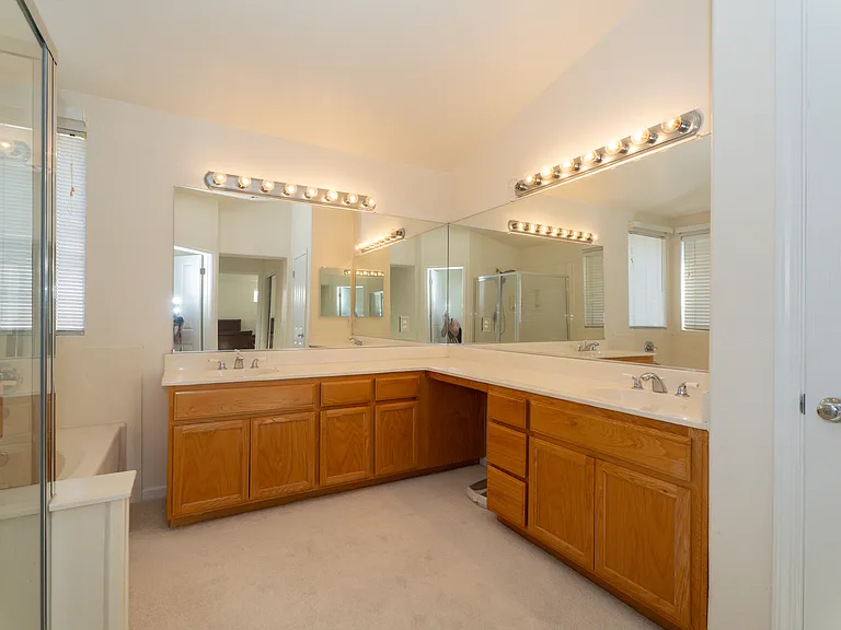 6784 Sunriver Ln — Photo 25