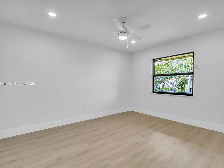 8535 Casa Del Lago #F — Photo 18