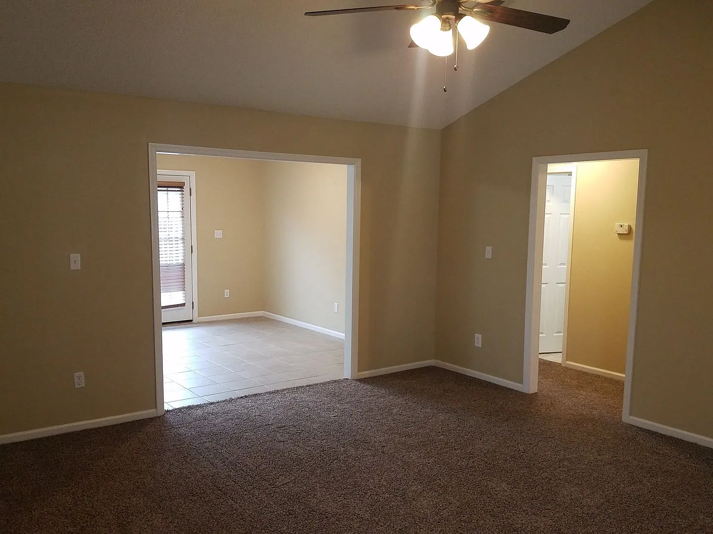 Charming 3BR/2BA Home Minutes from Moody AFB - Your Perfect Rental! — Photo 4