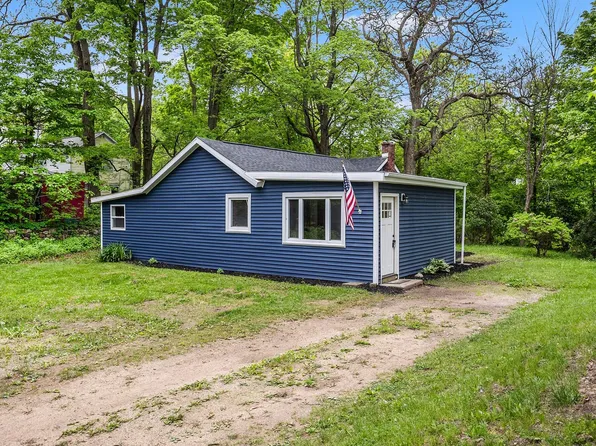 4948 Sturgis Ave NE, Rockford, MI 49341