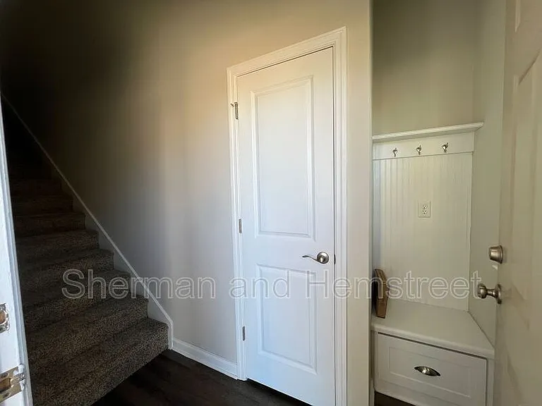 736 Tarvin Cir — Photo 2