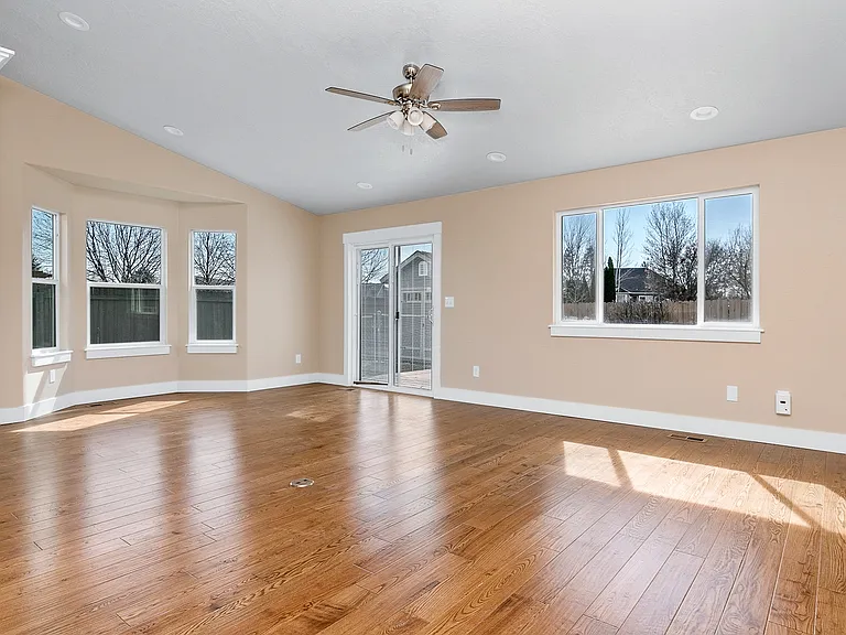 1671 E Kamay Ct — Photo 5