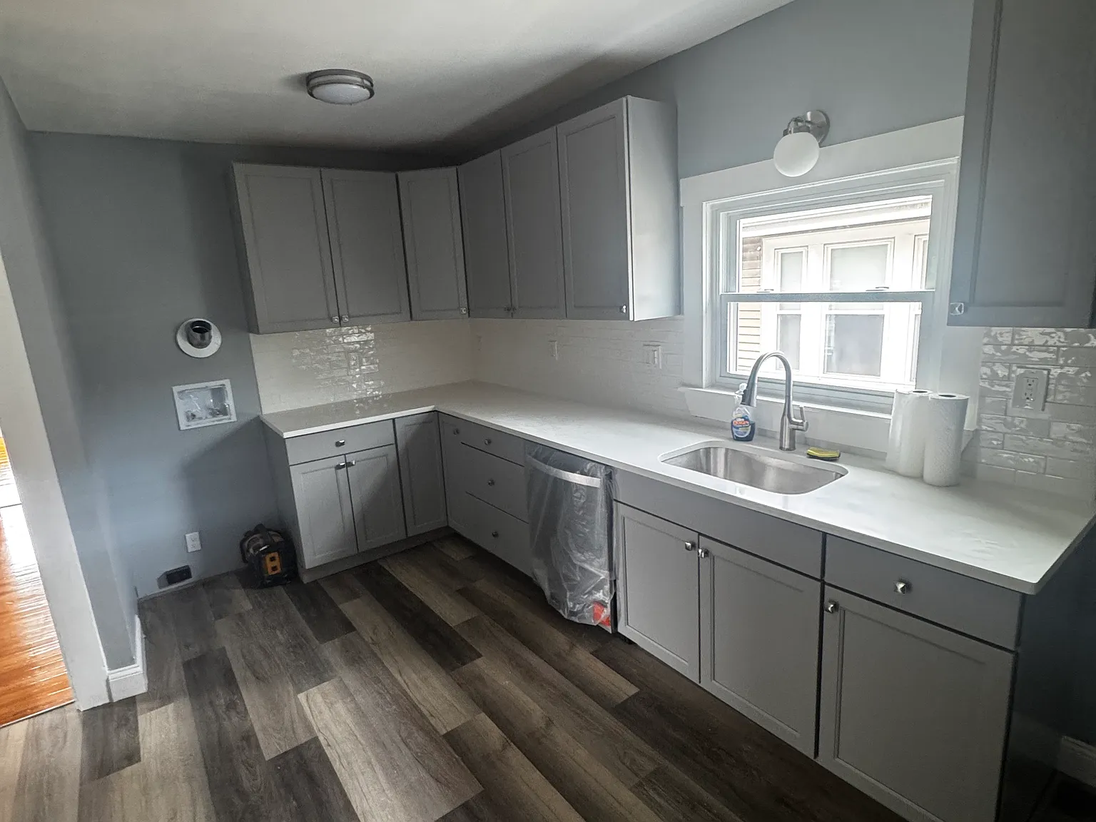 3 bed, 1200 sqft, $3,200 — Photo 2