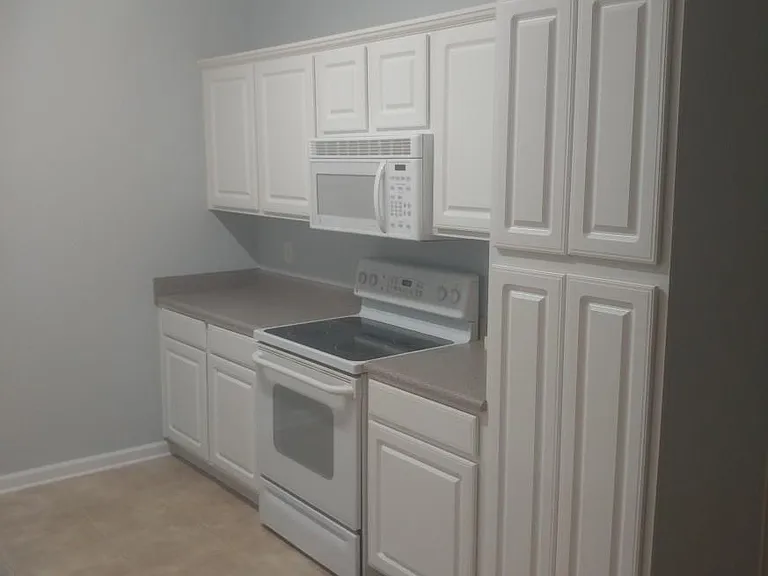 110 Lazy Willow Ln — Photo 3