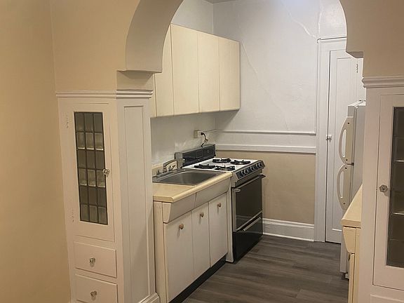 4th image of 12039 Edgewater Dr #103