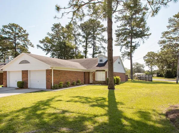 806 Saint Marys Dr, Waycross, GA 31501