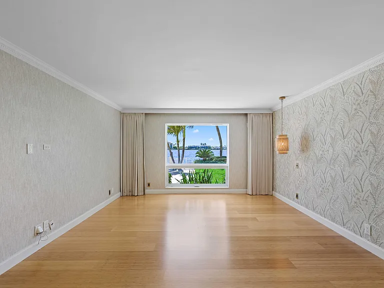2204 Notre Dame Dr — Photo 30