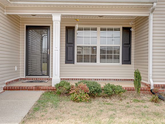 4th image of 8411 Manor Farm Dr