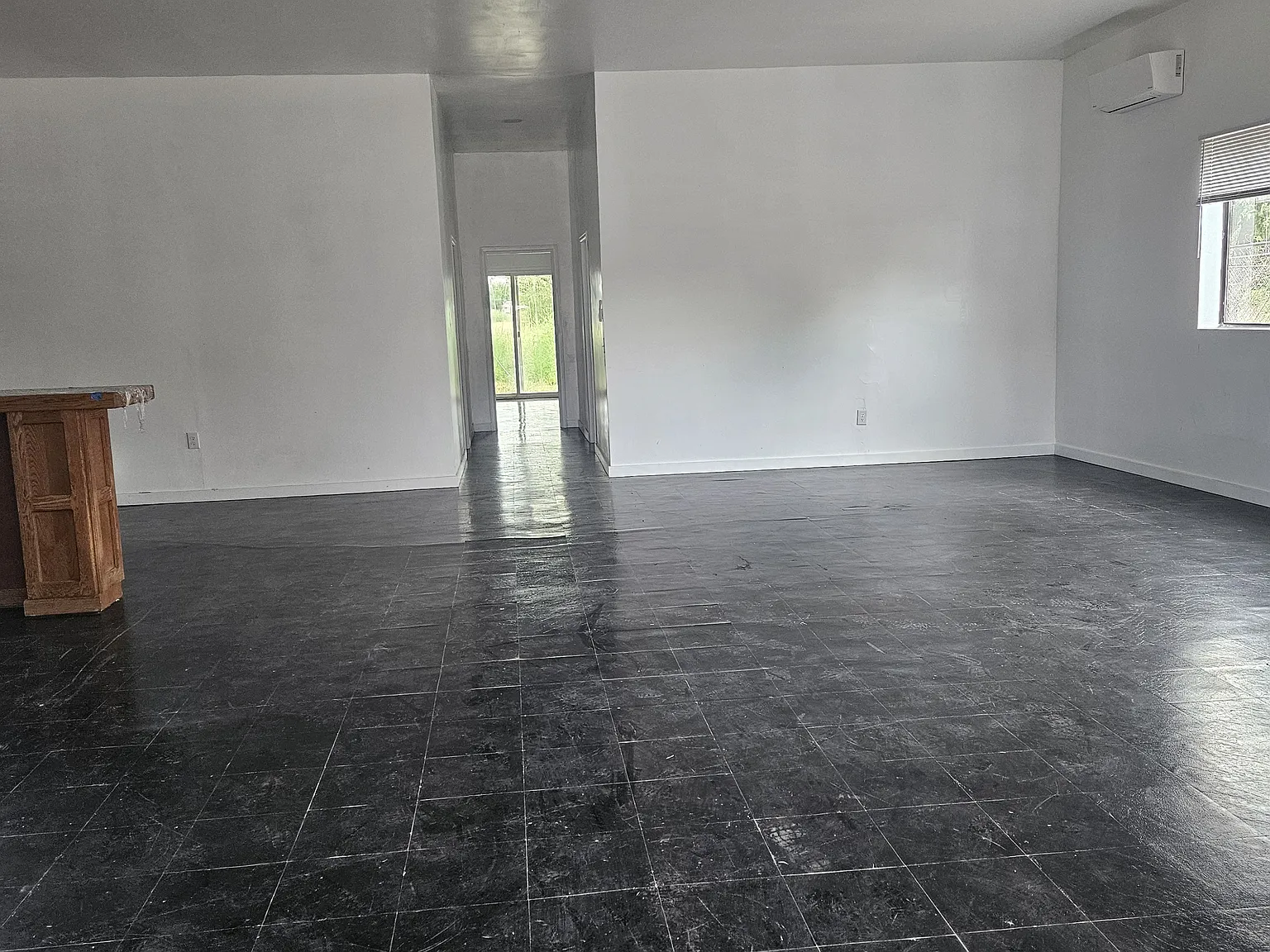 3 bed, 2600 sqft, $2,600 — Photo 2